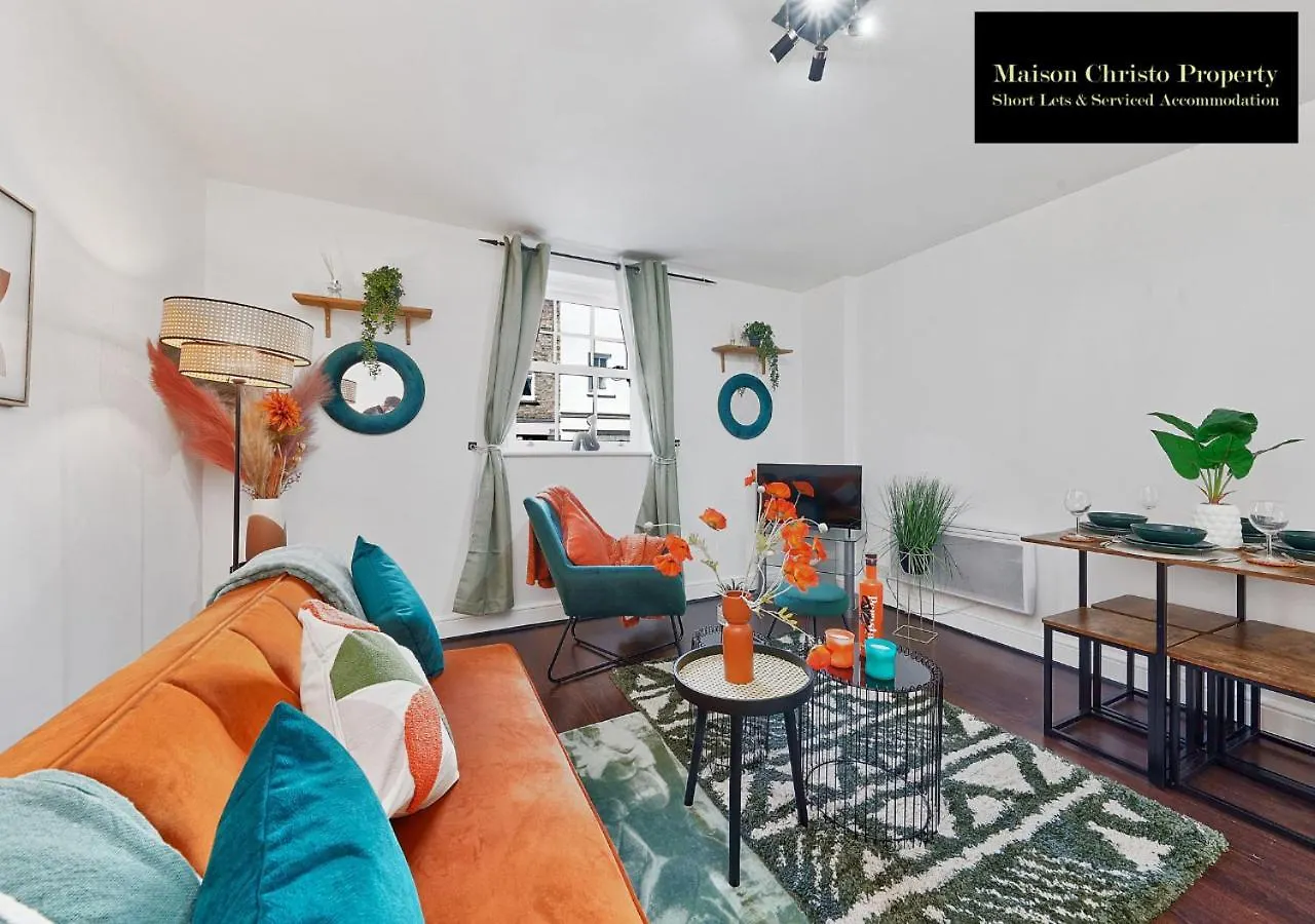 Kirkwall Apartment: Cozy 1-Bedroom with Wi-Fi by Maison Christo London